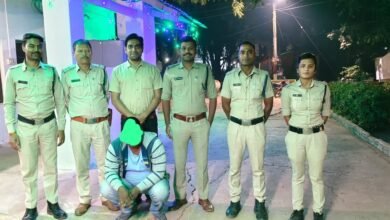 Photo of आपरेशन प्रहार के अंतर्गत स्टेशन रोड थाना पुलिस ने गांजे के साथ आरोपी को किया गिरफतार