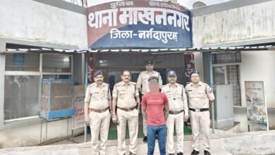 Photo of 2 माह से फरार 5000 रूपये का इनामी दुराचारी आरोपी माखननगर पुलिस थाने की गिरफ्त में