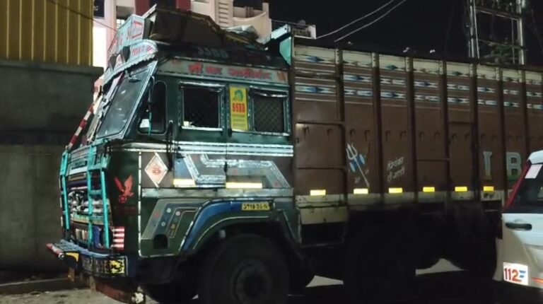 निर्माणाधीन पुल के पास दर्दनाक हादसा, ट्रक की चपेट में आने से 8 वर्षीय बालक की मौत