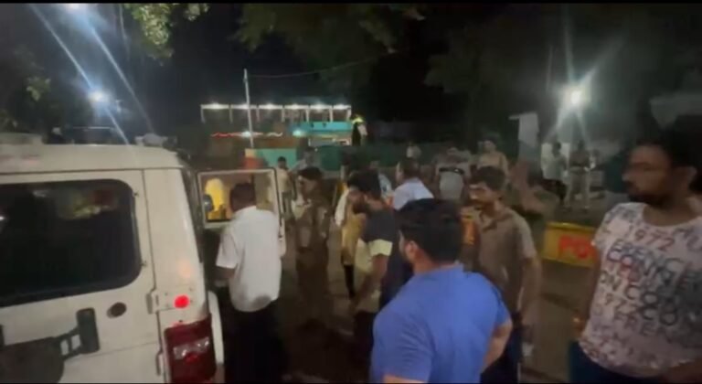 शराब ठेकेदार के कर्मचारियों ने रास्ता रोककर की युवक के साथ मारपीट, जबरन कार्यालय ले जाकर दी जान से मारने की धमकी