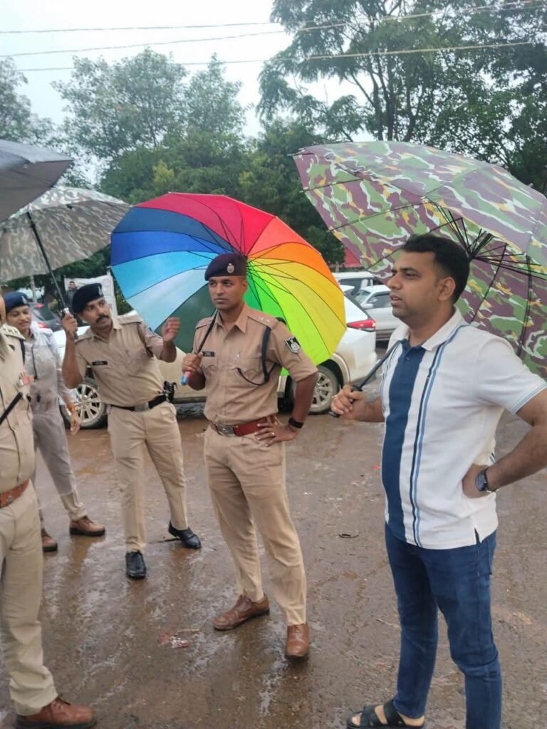 4 बदमाशों को जिला बदर, एक को 6 माह तक थाना हाजिरी के आदेश