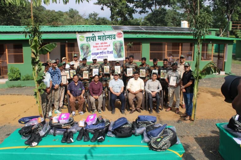हाथी पुनर्योवनीकरण शिविर का गरिमामय समापन, महावतों-चाराकटरों का हुआ सम्मान