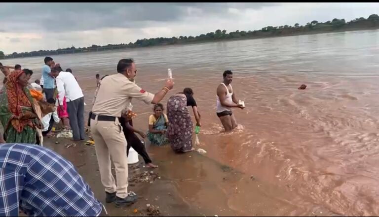 ढोल-नगाड़ों और डीजे की धुन पर नम आंखों से श्री गणेश को दी विदाई