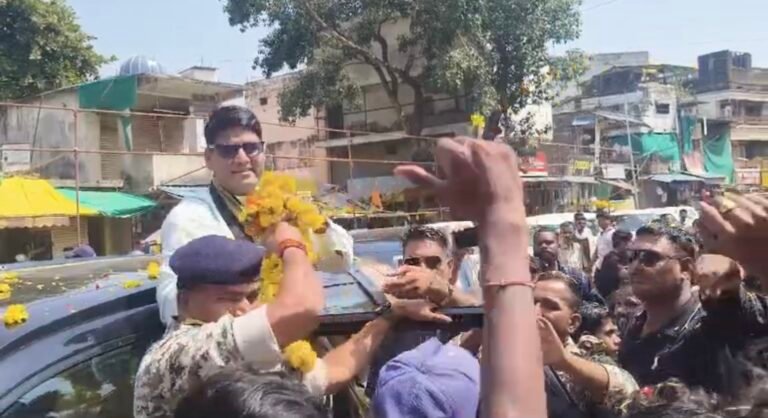 आजाद समाज पार्टी के दामोदर यादव पहुंचे पिपरिया, भव्य स्वागत; विरोध के बीच आमने-सामने आए संगठन