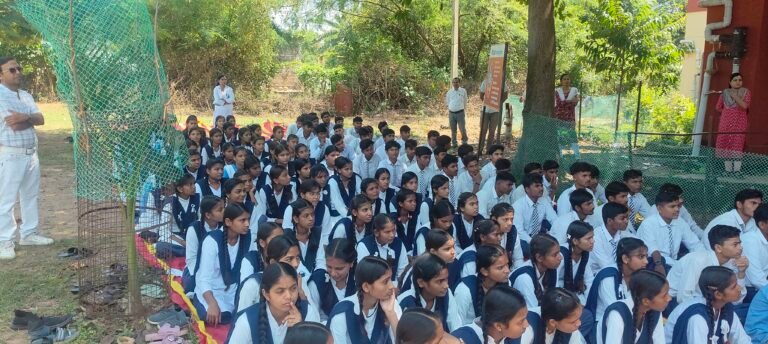 तरोंन कला स्कूल में पुलिस ने विद्यार्थियों को यातायात नियमों के प्रति किया जागरूक