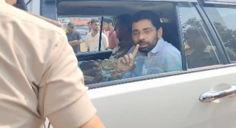 मेले की अव्यवस्थाओं पर कप्तानों का डंडा, संदिग्ध झूले बंद; रात 10 बजे तक रहेगी मेला समय-सीमा